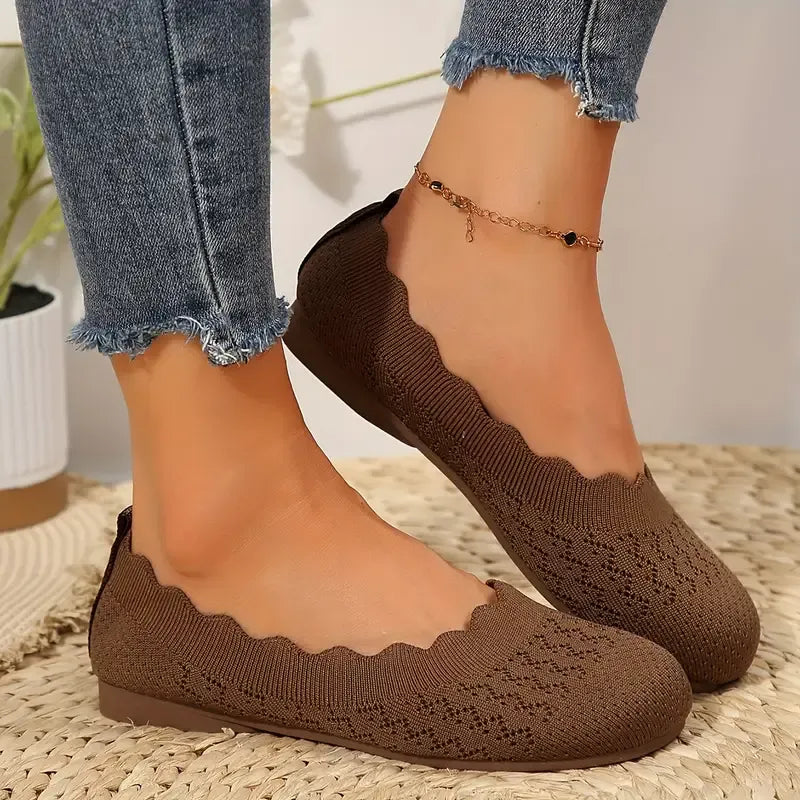 š„Last Day 60% OFF - Women's Slip-On Wave Lace Detail Round Toe Shoes