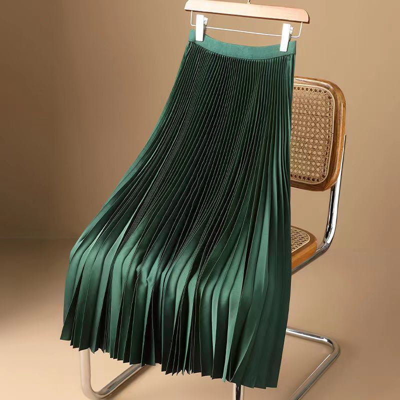 Solid color pleated midi skirt in luxurious satin